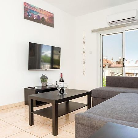 Mynapa Apartments Ajía Nápa Eksteriør bilde
