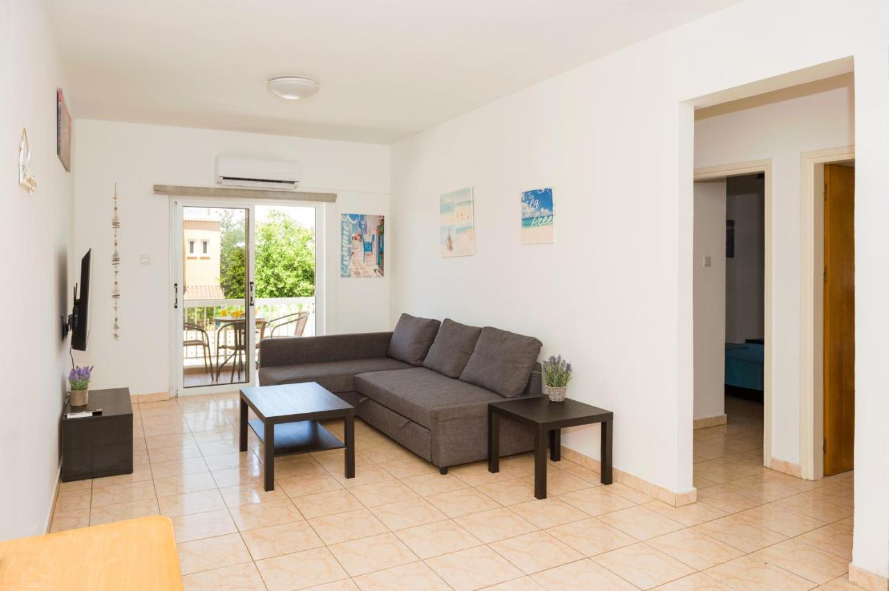 Mynapa Apartments Ajía Nápa Eksteriør bilde