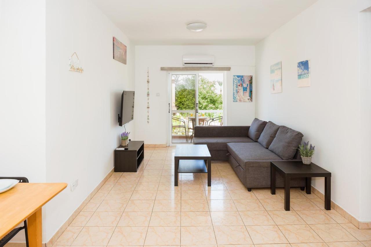 Mynapa Apartments Ajía Nápa Eksteriør bilde