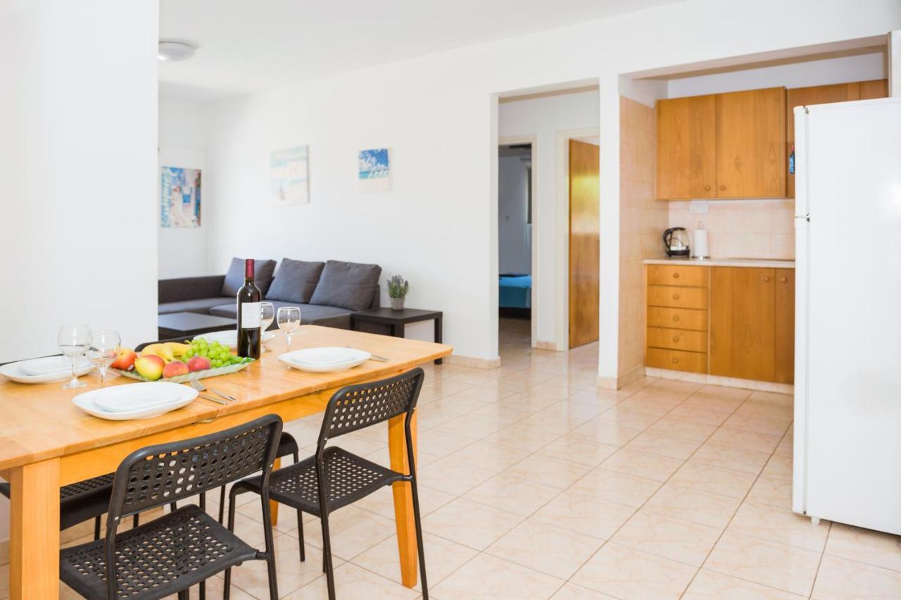 Mynapa Apartments Ajía Nápa Eksteriør bilde