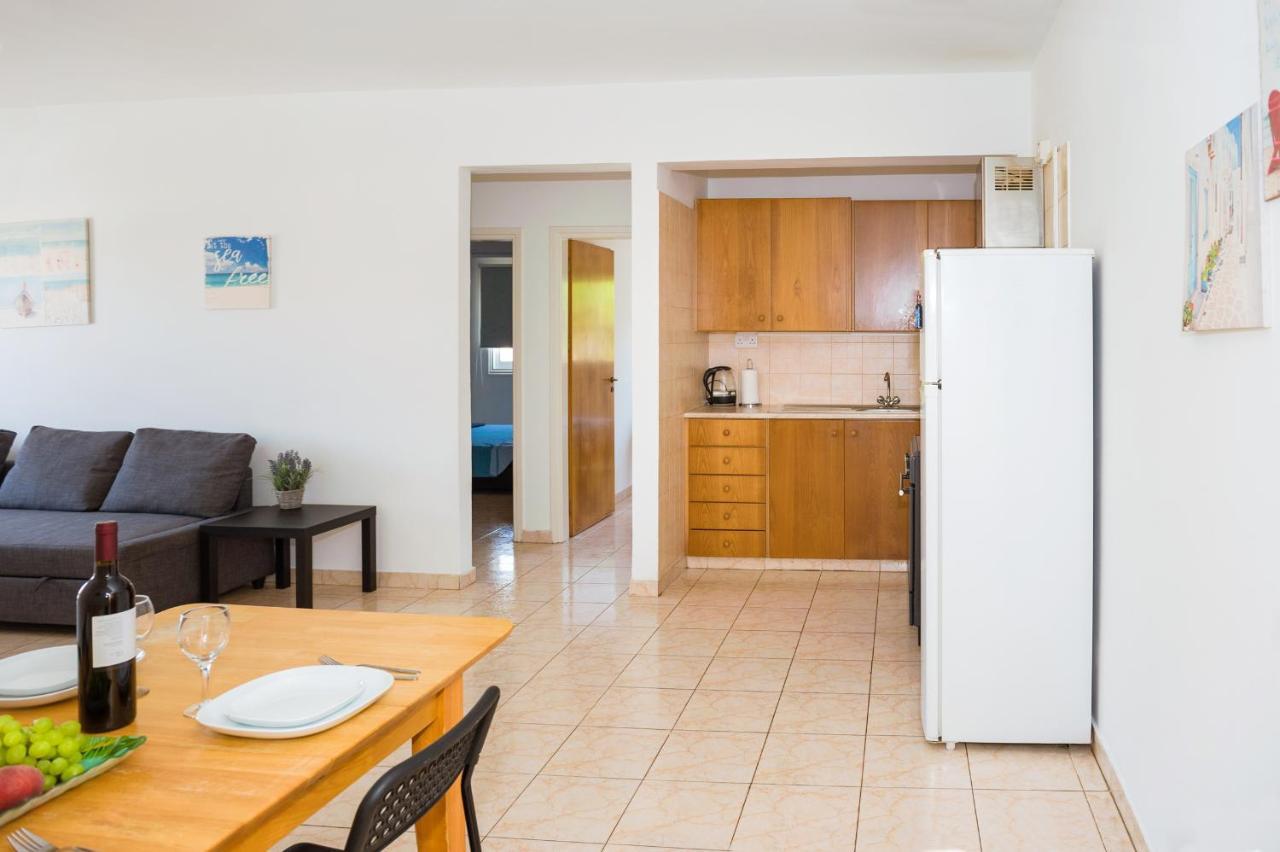 Mynapa Apartments Ajía Nápa Eksteriør bilde