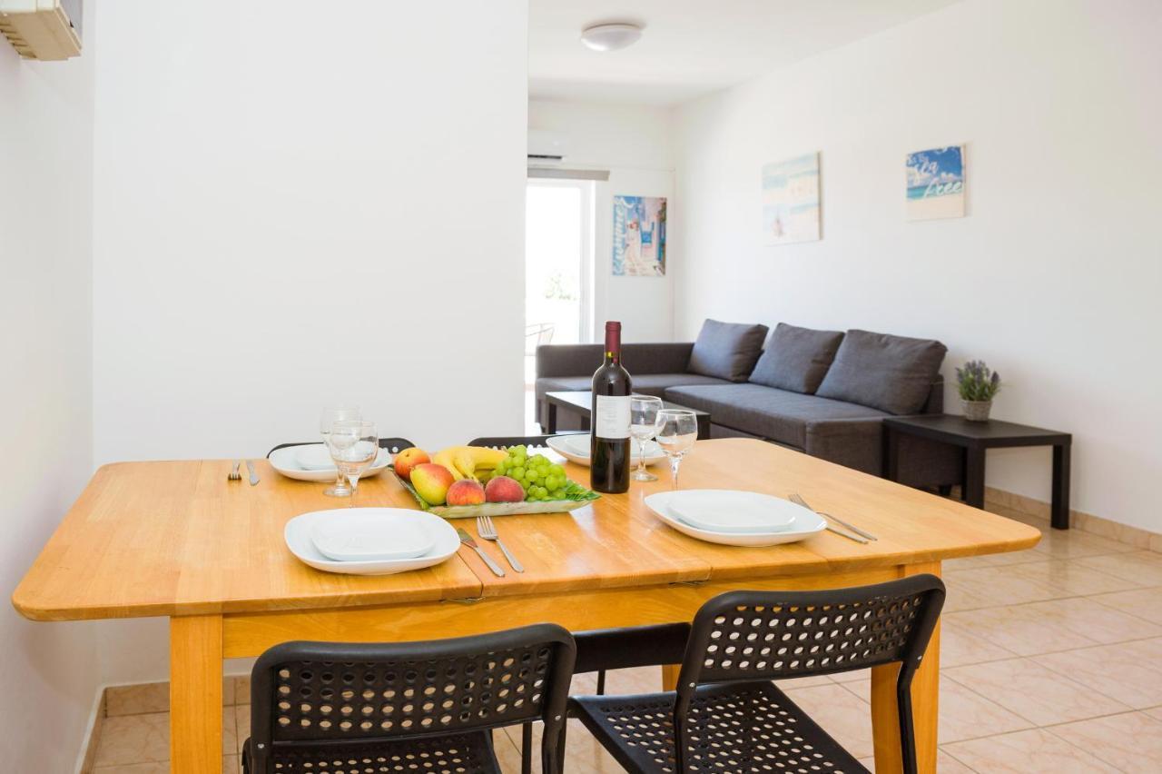 Mynapa Apartments Ajía Nápa Eksteriør bilde