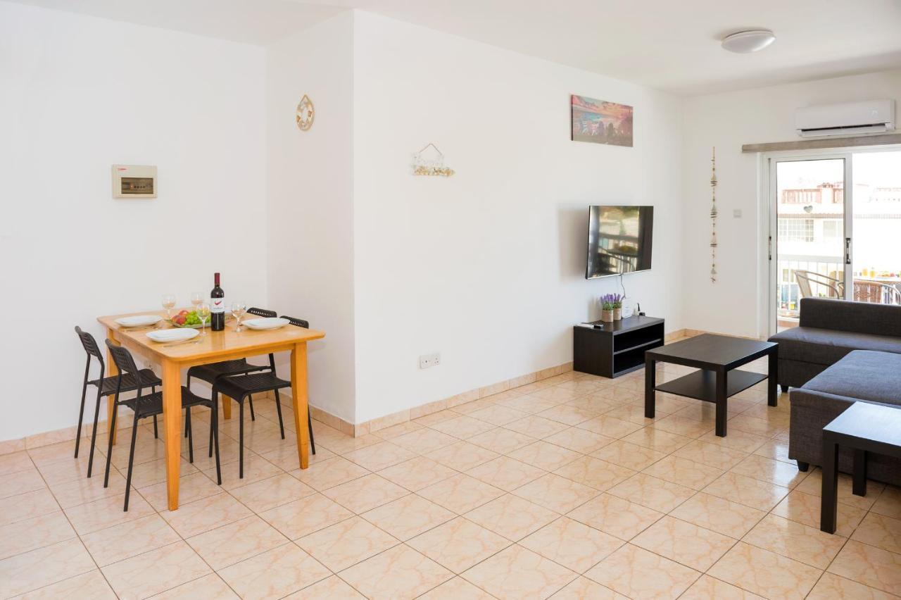 Mynapa Apartments Ajía Nápa Eksteriør bilde