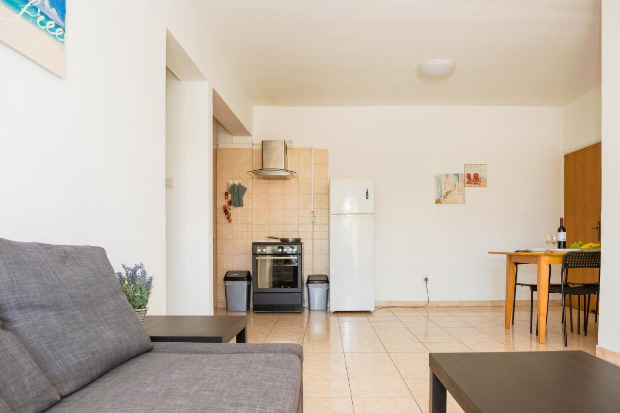 Mynapa Apartments Ajía Nápa Eksteriør bilde