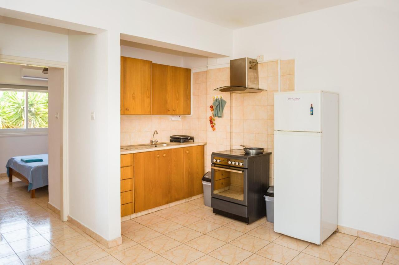 Mynapa Apartments Ajía Nápa Eksteriør bilde