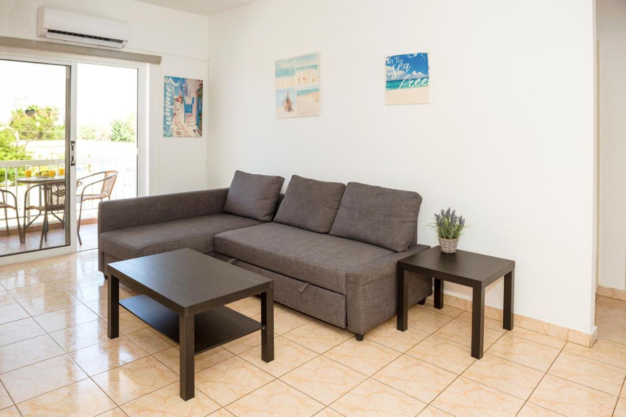 Mynapa Apartments Ajía Nápa Eksteriør bilde