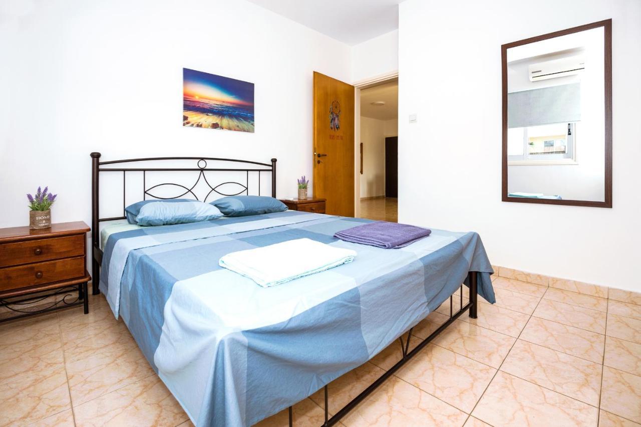 Mynapa Apartments Ajía Nápa Eksteriør bilde