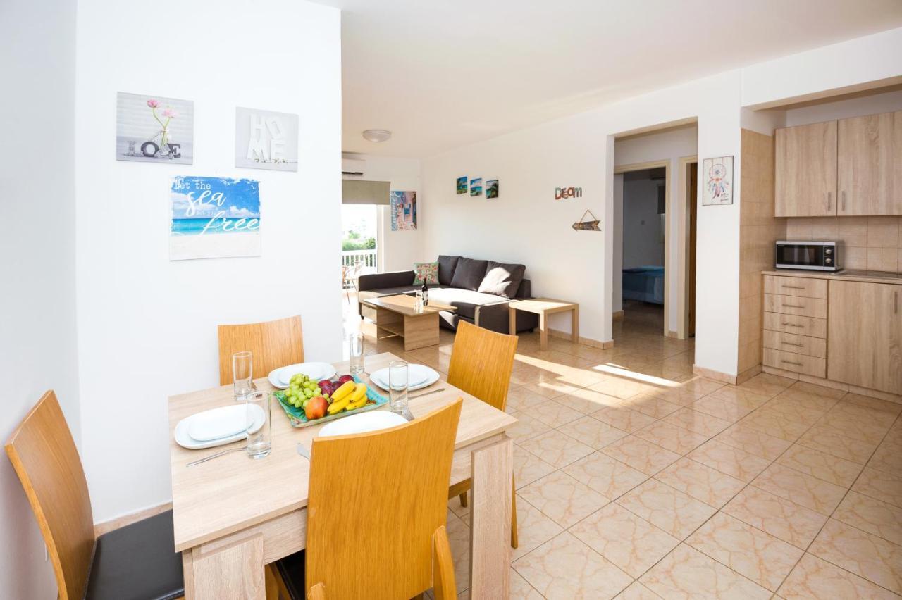 Mynapa Apartments Ajía Nápa Eksteriør bilde