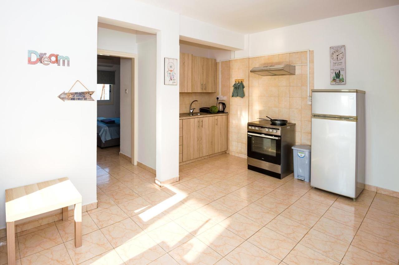 Mynapa Apartments Ajía Nápa Eksteriør bilde