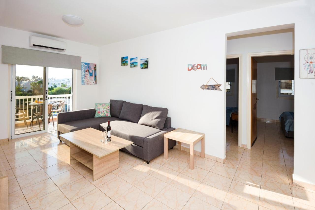 Mynapa Apartments Ajía Nápa Eksteriør bilde