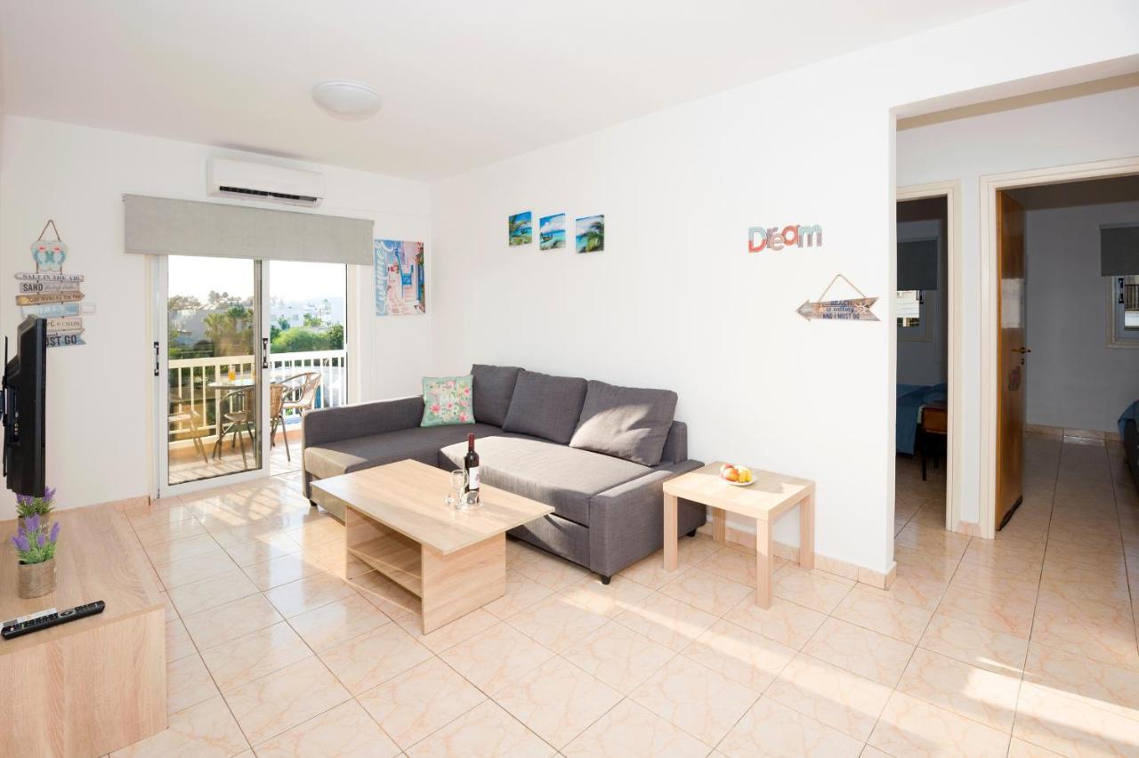 Mynapa Apartments Ajía Nápa Eksteriør bilde