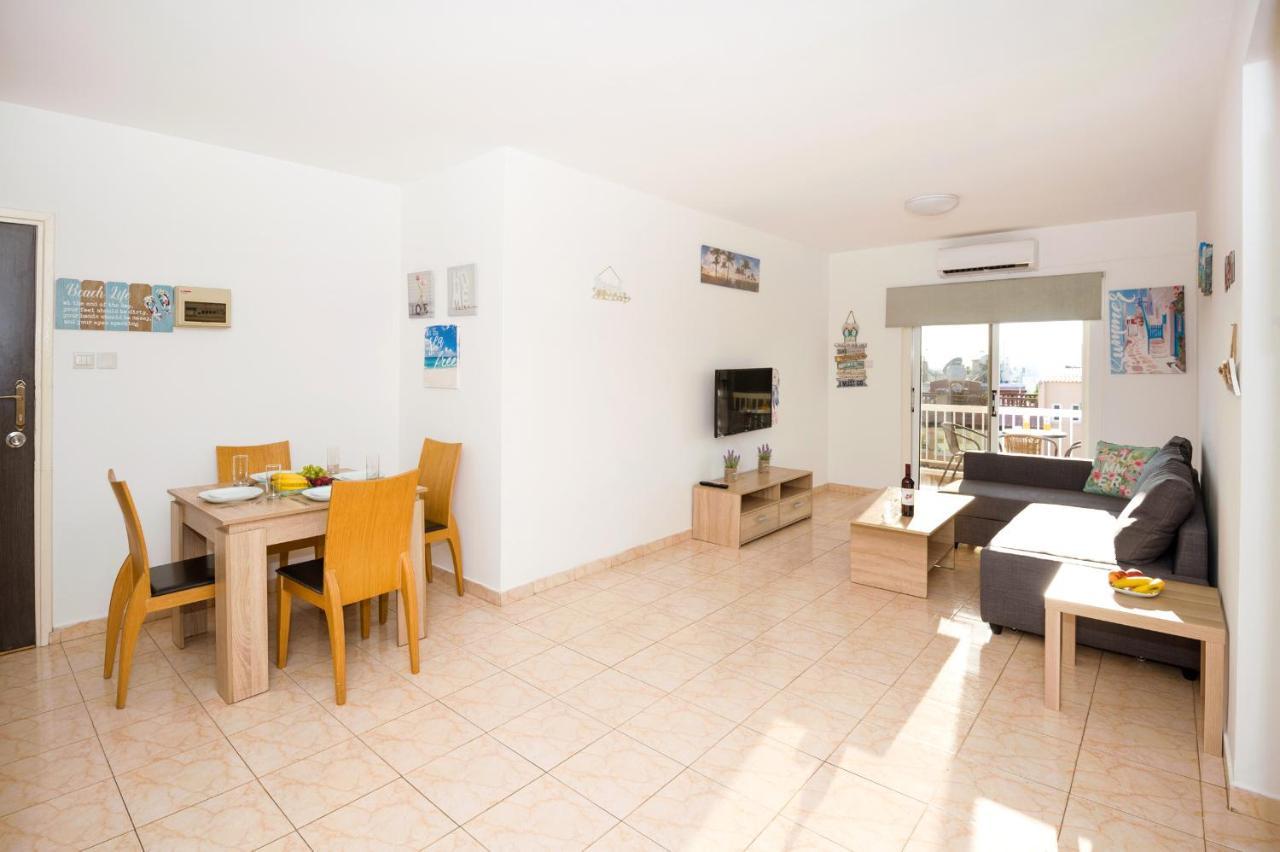 Mynapa Apartments Ajía Nápa Eksteriør bilde